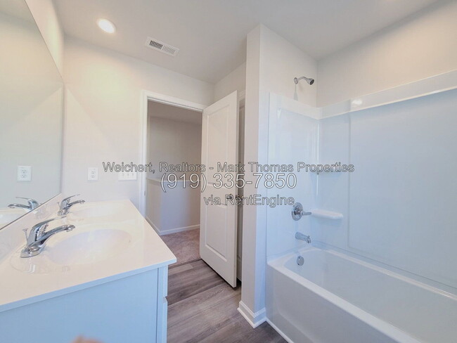 Building Photo - 1117 Bridgewater Dr