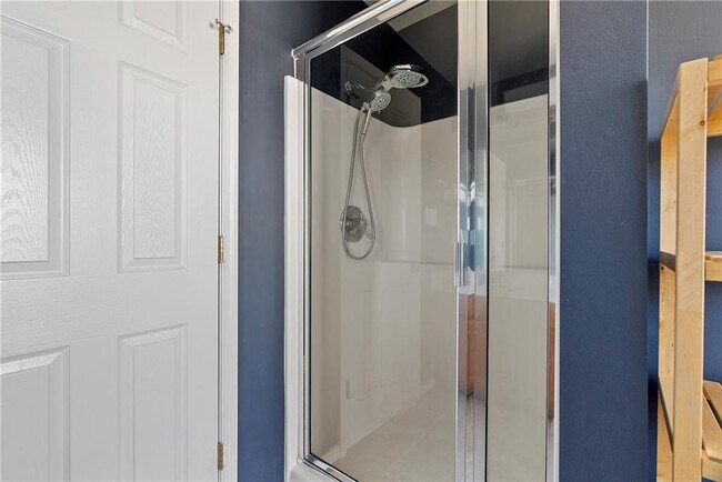 Building Photo - 570 Abbey Village Cir