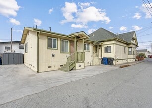 Building Photo - Adorable 1 Bedroom Unit!