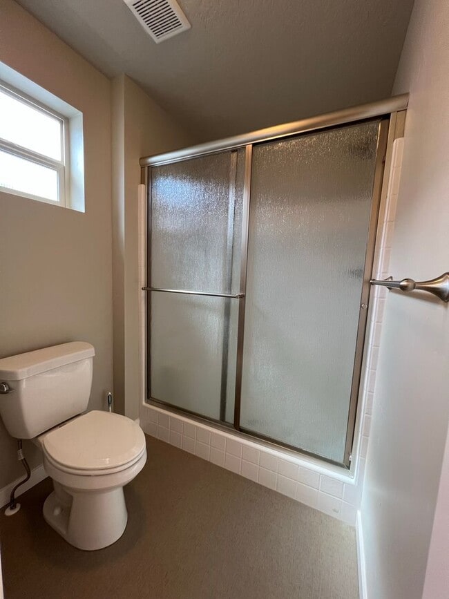 Building Photo - Beautiful 4 bed 2.5 bath Blackrock home in the Verado Subd just off N Locust Grove and Ustick Rd