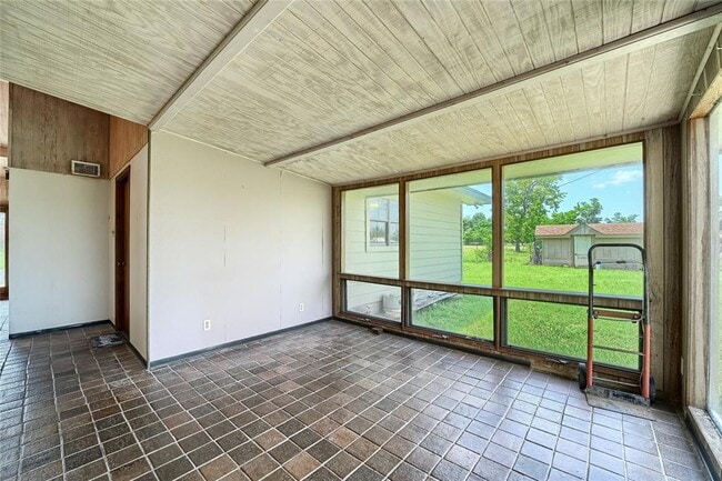 Building Photo - 801 Fm 971