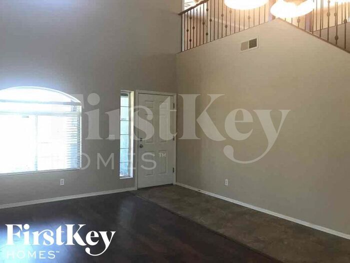Building Photo - 2814 W Kowalsky Ln