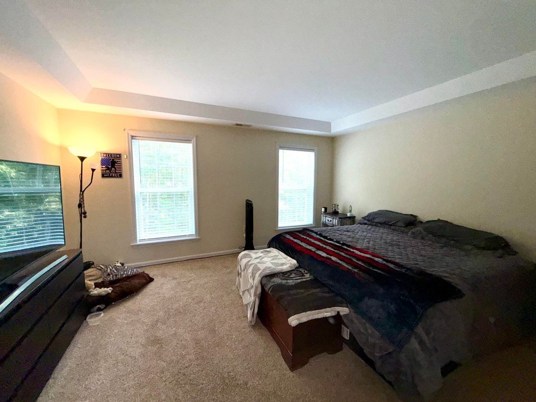 Building Photo - 864 Ridgemont Dr