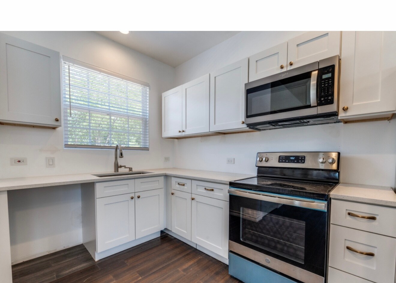 Building Photo - 156 Pioneer Rd