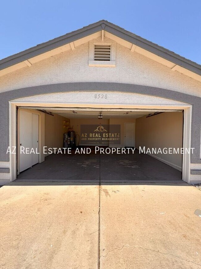 Building Photo - 8528 W Pershing Ave