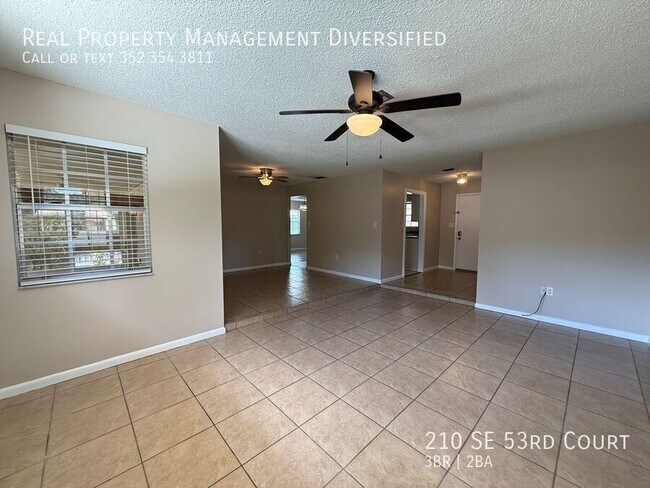 Building Photo - 210 SE 53rd Ct