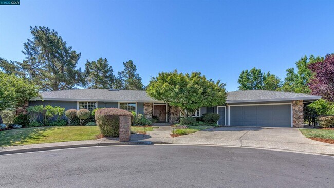 Primary Photo - 503 Hawkridge Terrace