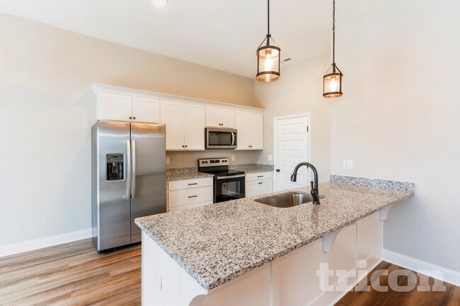 Building Photo - 341 Green Hills Dr