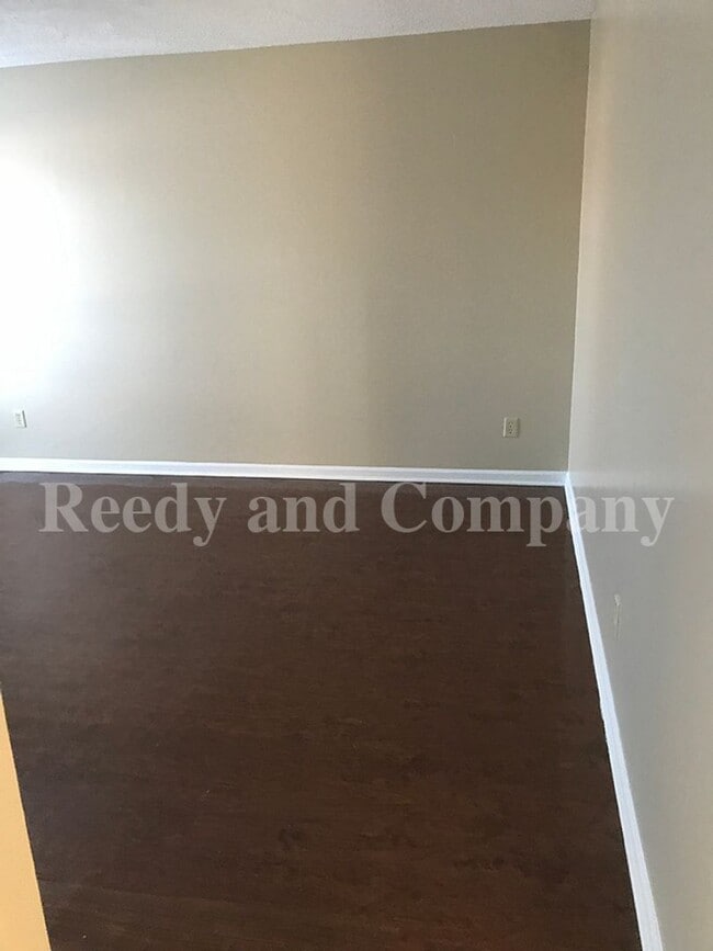 Building Photo - 5021 Appleville St