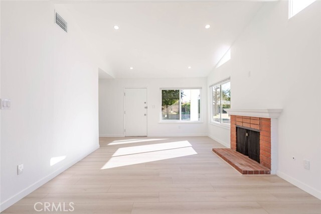 Building Photo - 9551 Gierson Ave