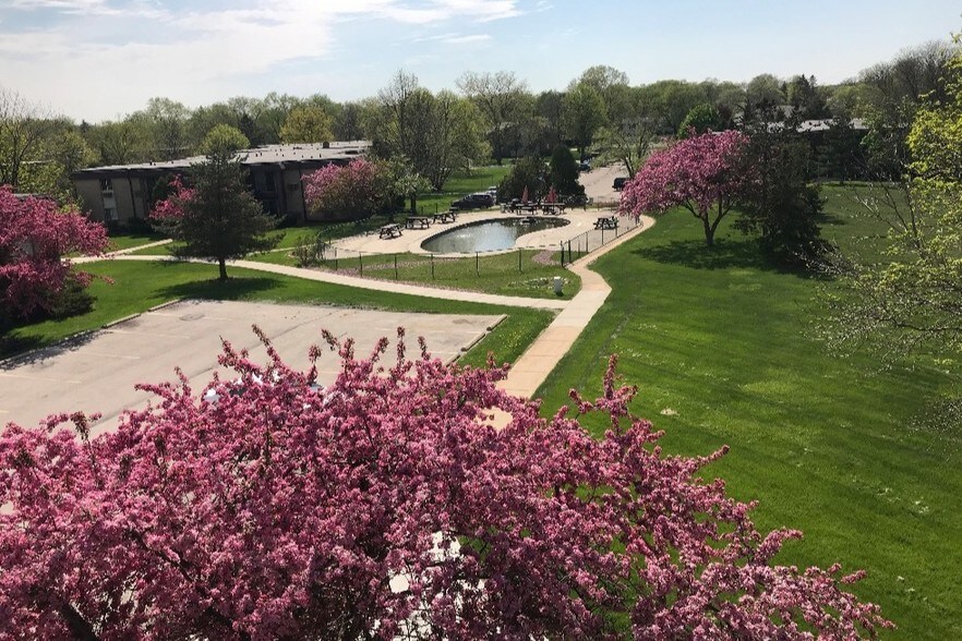 Carriage Way Apartments 14051505 S Coachlight Dr New Berlin WI 53151