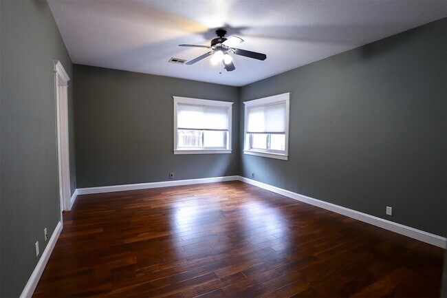 Building Photo - 8205 Mescalero Dr