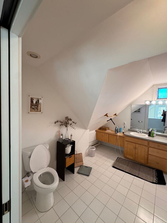 Building Photo - 3910-3912 Thomas Ave South