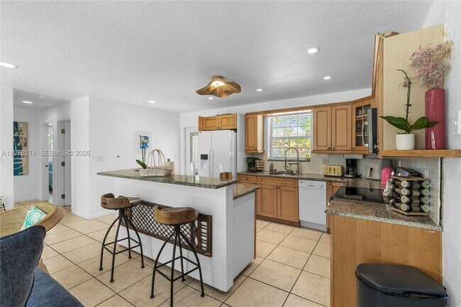 Building Photo - 809 SE 14th Dr