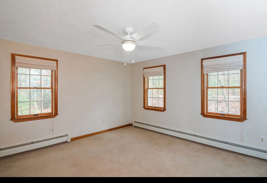 Building Photo - 474 Rochdale St