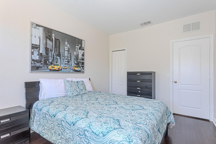 Building Photo - 2320 Shoma Ln