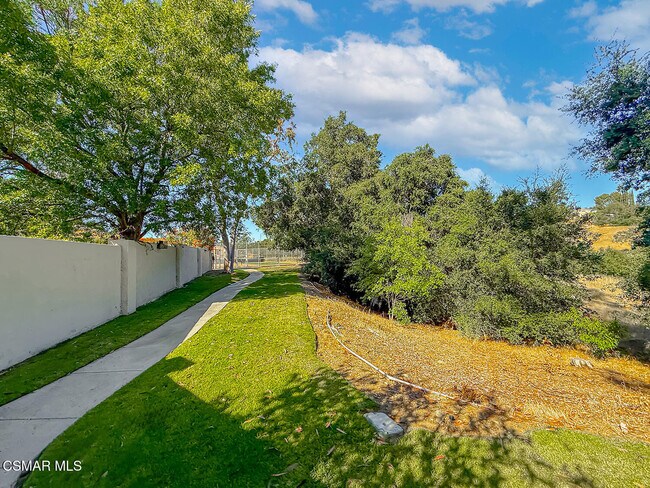 Building Photo - 29717 Strawberry Hill Dr