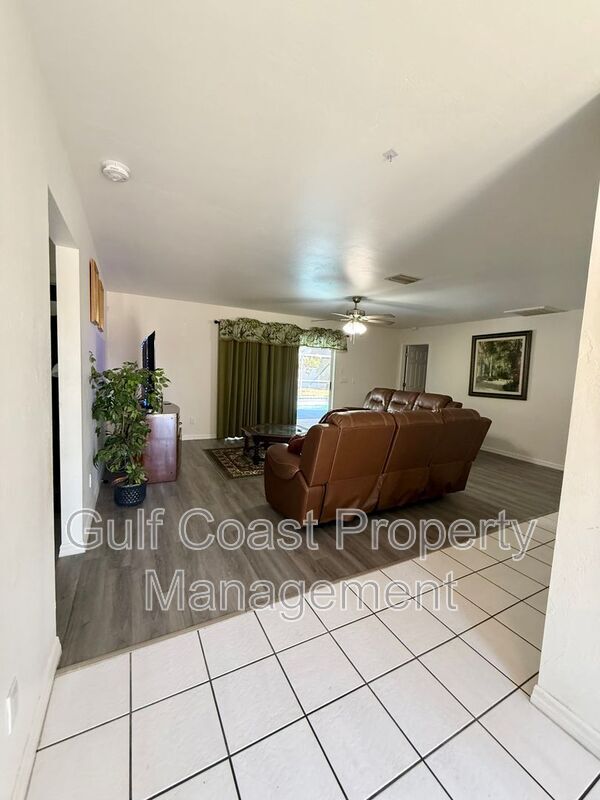 Building Photo - 2612 7th St W