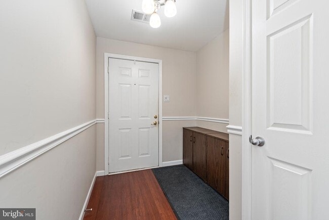 Building Photo - 1127 Kelfield Dr