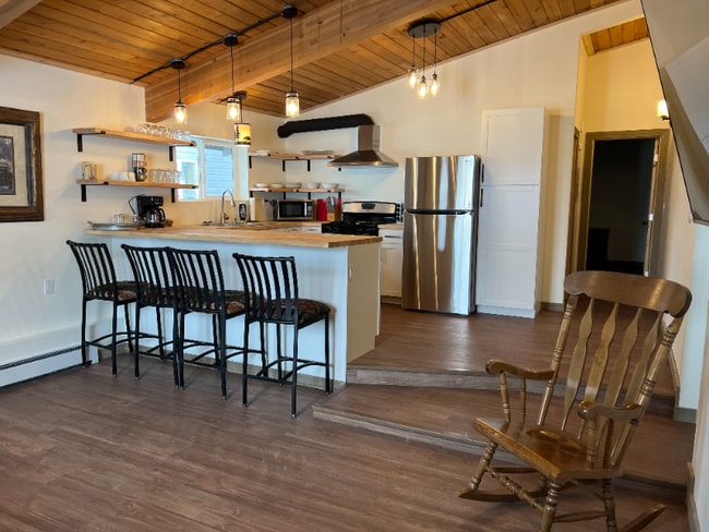 Building Photo - 2301 Lincoln