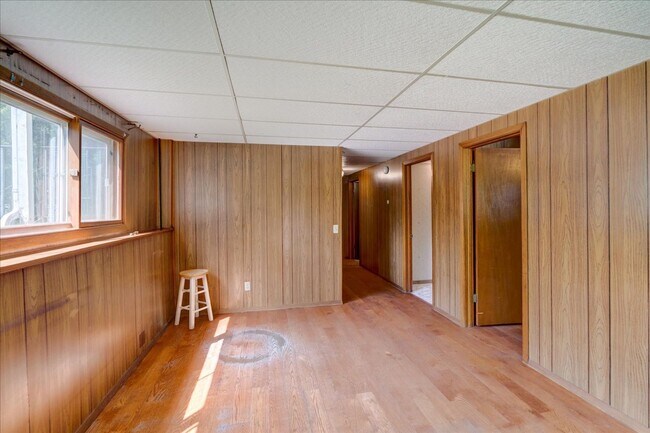 Building Photo - 6404 Maywood Ave