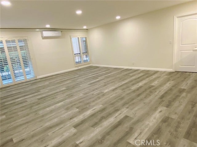 Building Photo - 1127 E Del Mar Blvd