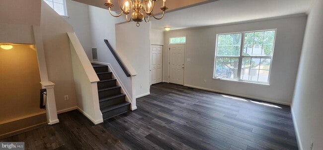 Building Photo - 45512 Lakemont Square