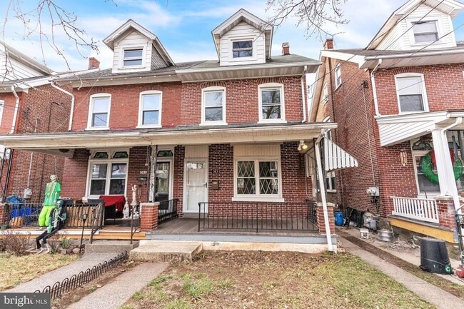 Primary Photo - Cute 3 bedroom home