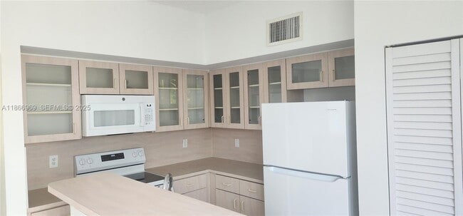 Building Photo - 8545 SW 152nd Ave