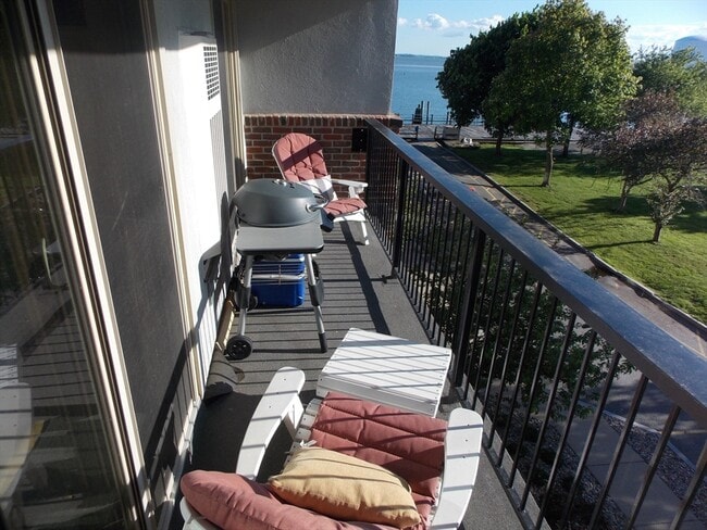 Building Photo - 154 Lynnway