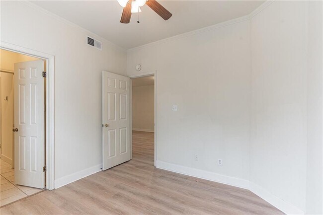 Building Photo - 2100 San Gabriel St