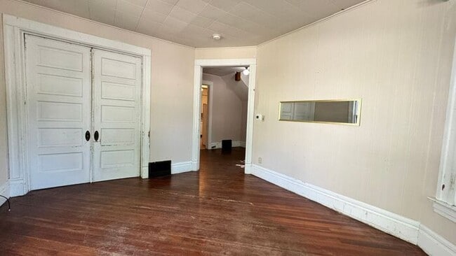 Building Photo - $2,300 | 4 Bedroom, 2 Bathroom Multi Floor...