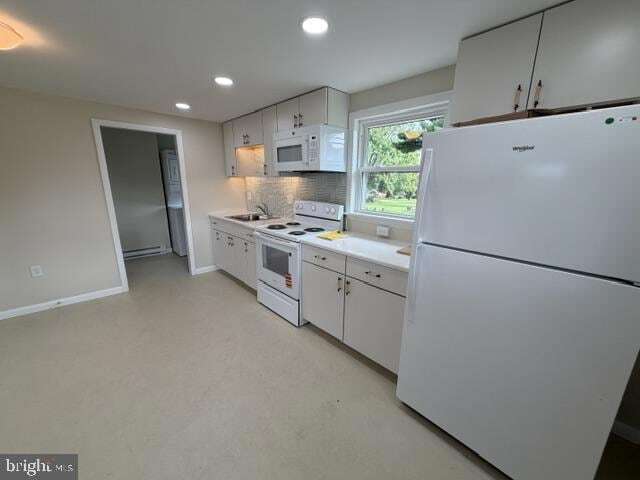 Building Photo - 271 Redwood Dr