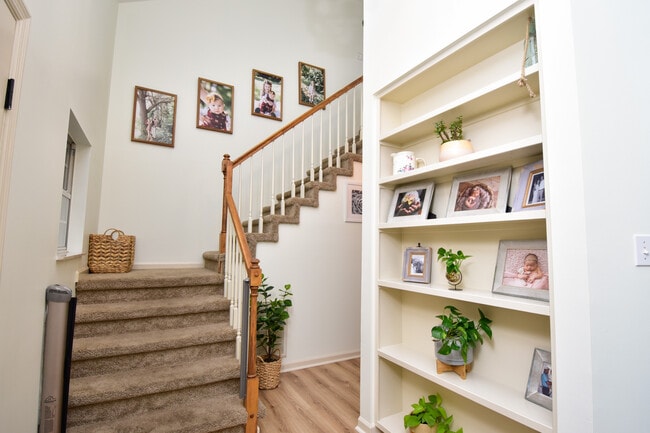 Building Photo - 1204 Edenbridge Way