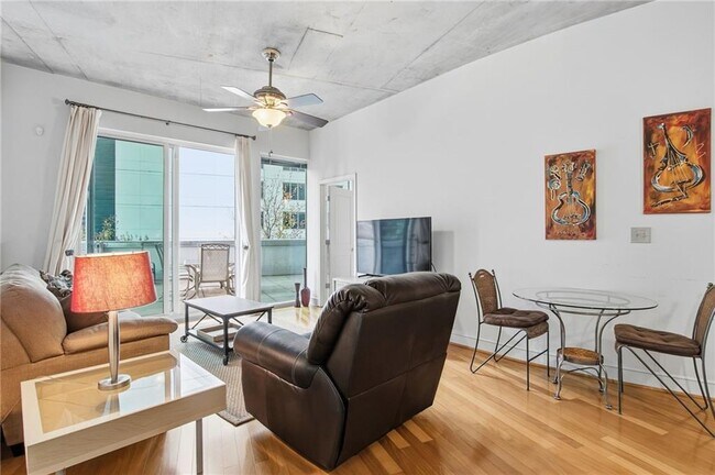 Building Photo - 44 Peachtree Pl NE