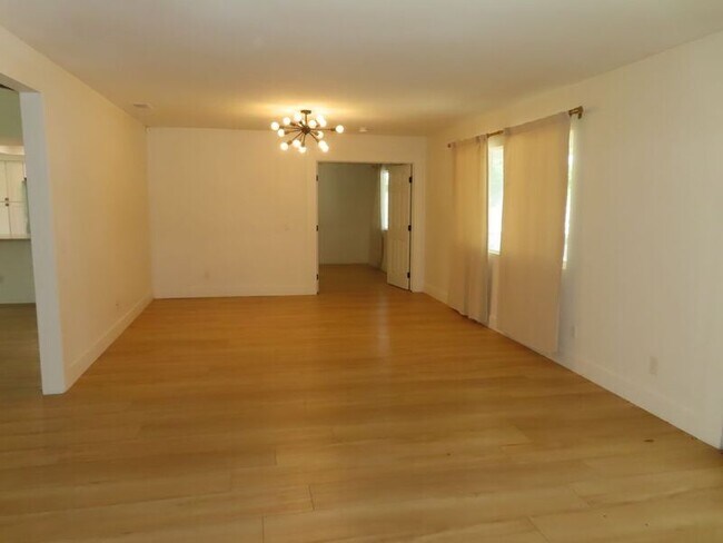 Building Photo - 29710 Vallejo Ave