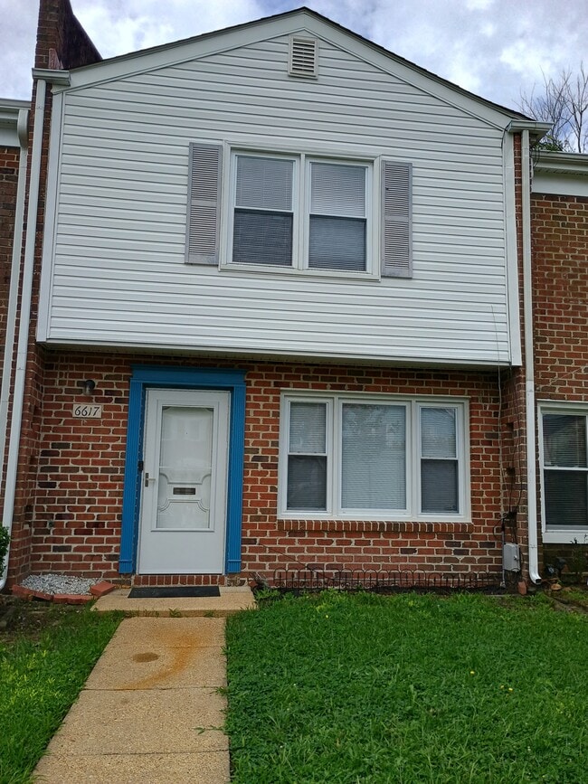 Building Photo - 6617 Stoney Point North