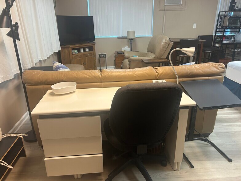 large white desk w/chair - 630 NW 7th Ave