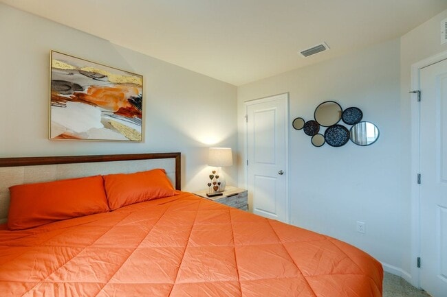 Building Photo - 6262 Pebblebrook Dr