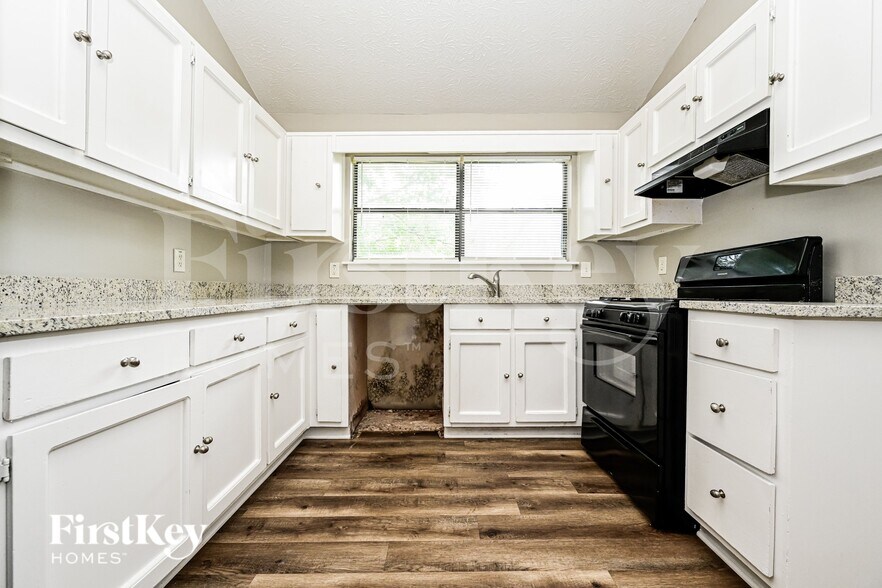 Building Photo - 3440 Dogwood Pl