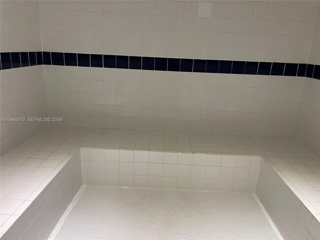 Building Photo - 1745 E Hallandale Beach Blvd