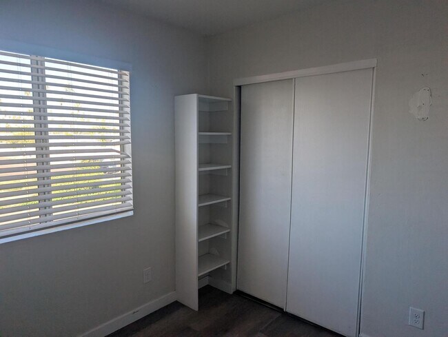 Building Photo - 7160 N 53rd Ave