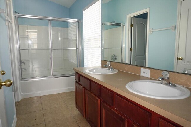 Building Photo - 7125 Harmony Square Dr S