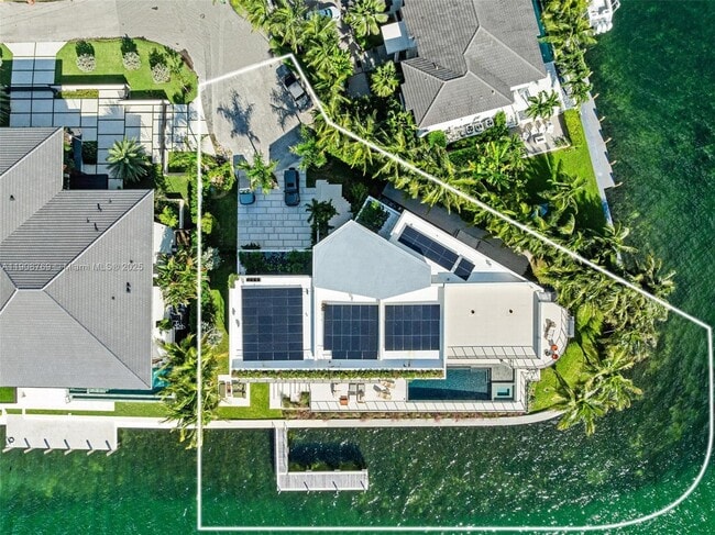 Building Photo - 11400 N Bayshore Dr