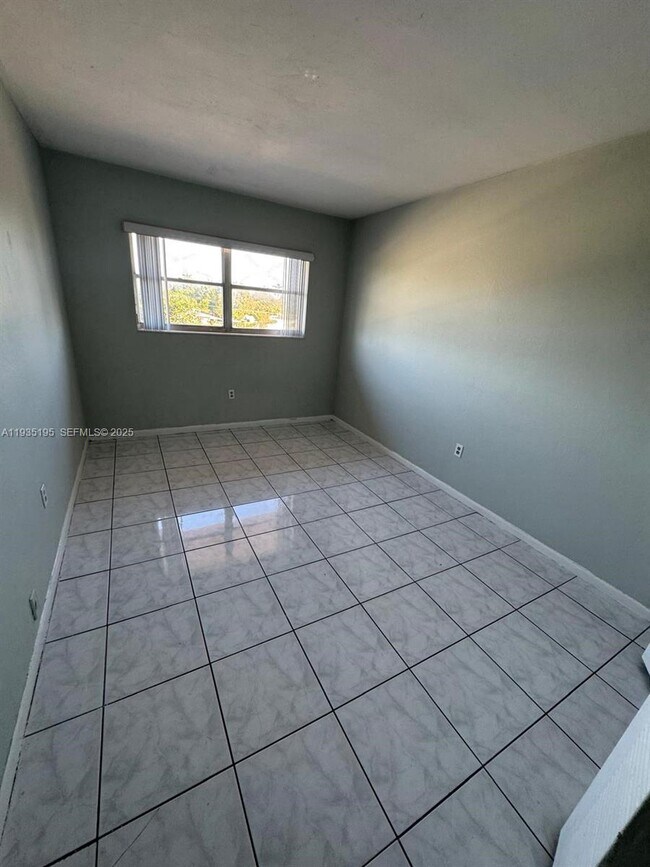 Building Photo - 17101 NW 57th Ave