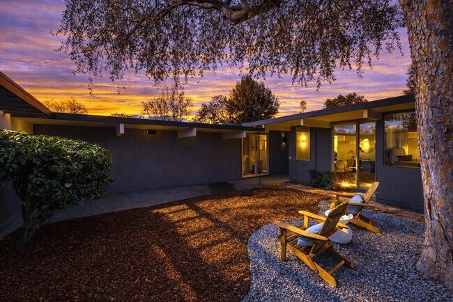 Building Photo - 729 Stendhal Ln