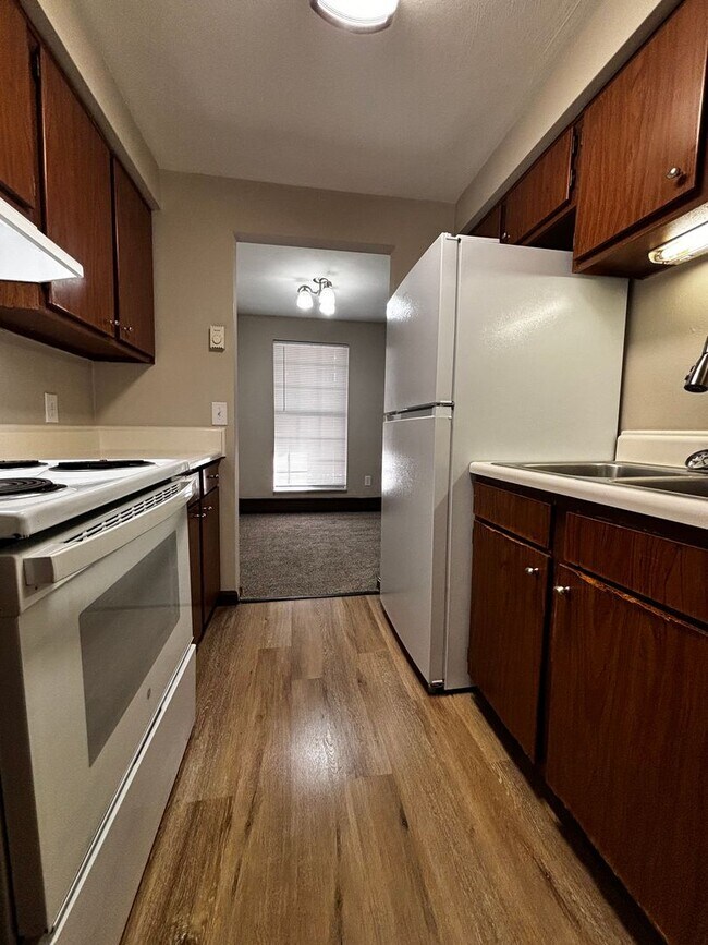 Building Photo - Peaceful West Milton Apartment Living – Sc...