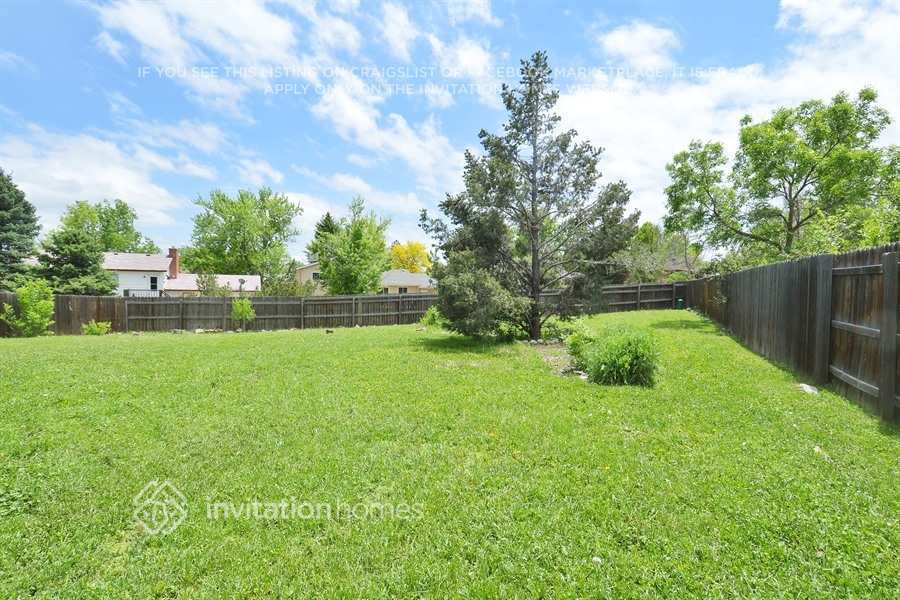 Building Photo - 1530 S Salida Way