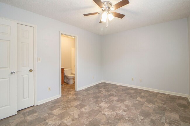 Building Photo - 3256 N Senseney Cir