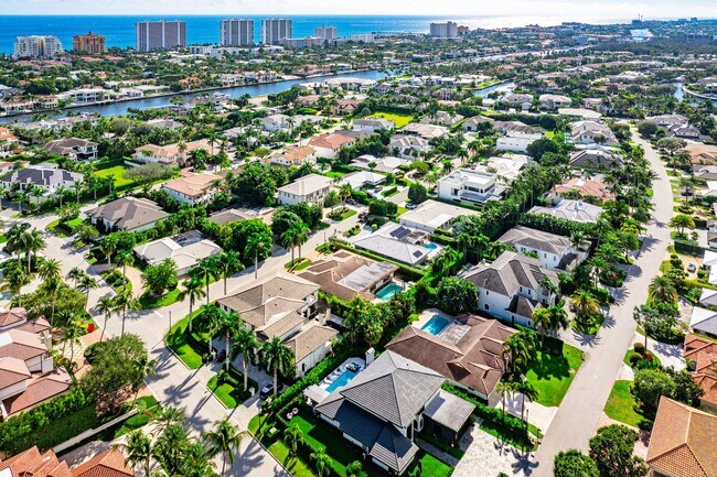 Building Photo - 2121 Areca Palm Rd